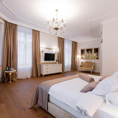 Hotel Michael'S Palace Košice Exteriör bild