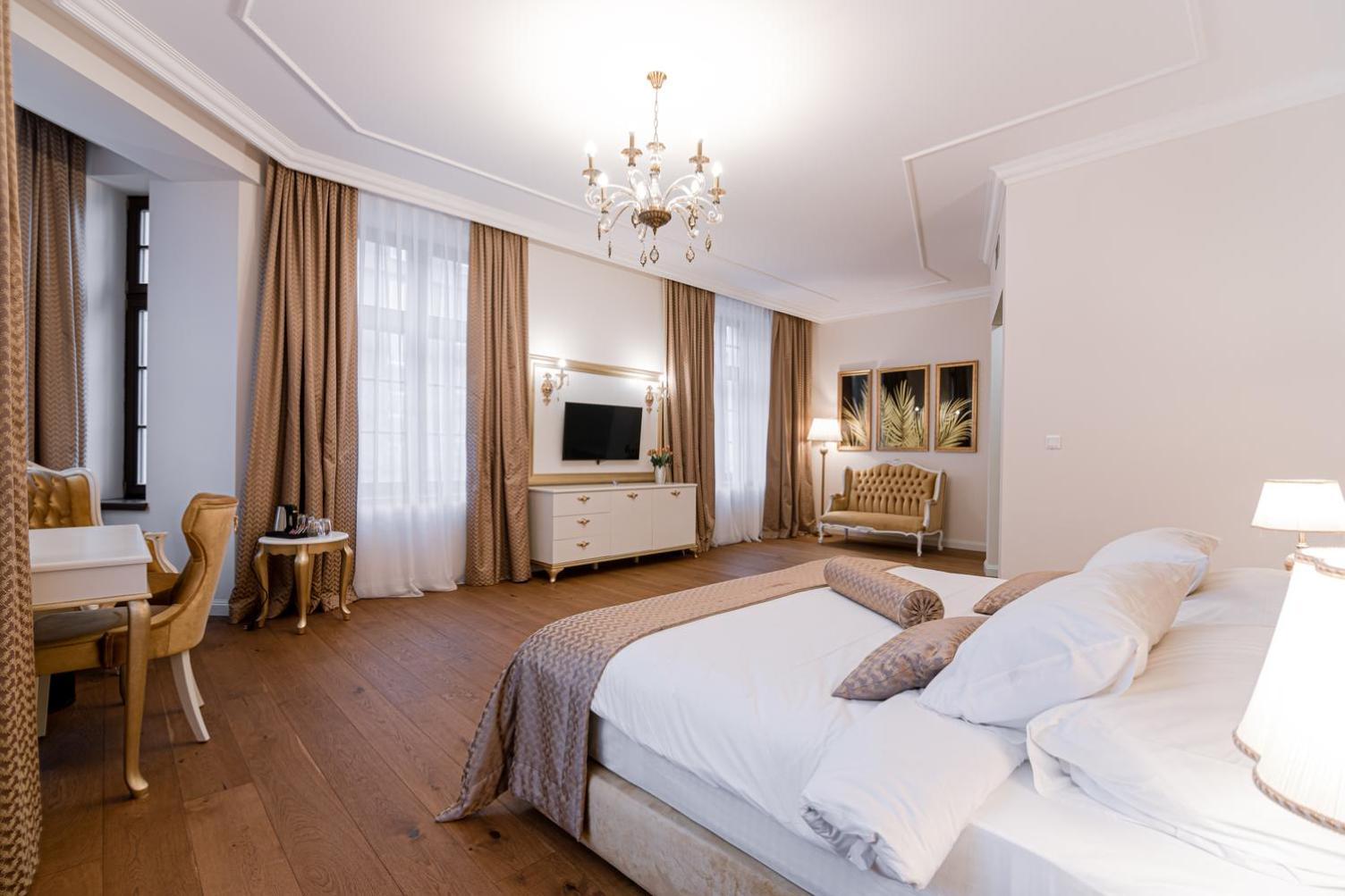 Hotel Michael'S Palace Košice Exteriör bild