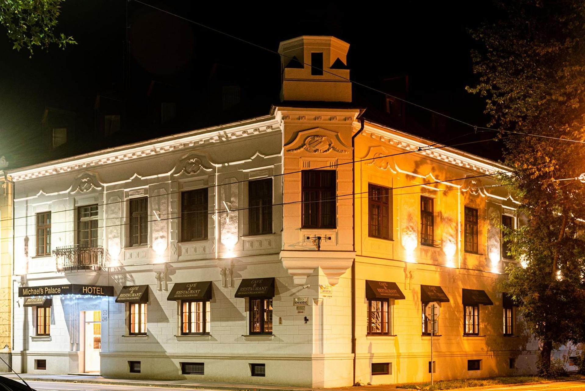 Hotel Michael'S Palace Košice Exteriör bild