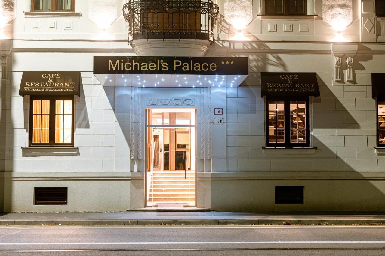 Hotel Michael'S Palace Košice Exteriör bild