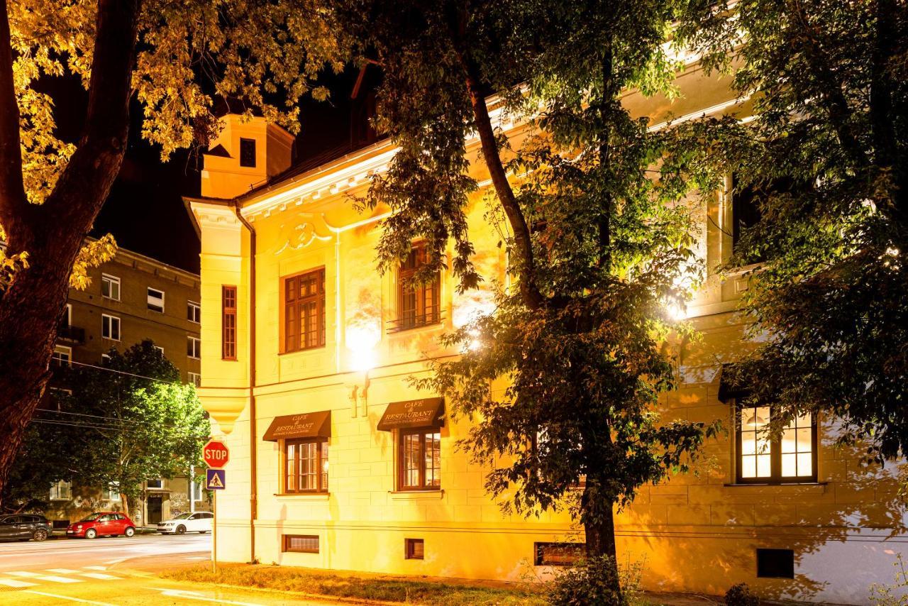 Hotel Michael'S Palace Košice Exteriör bild