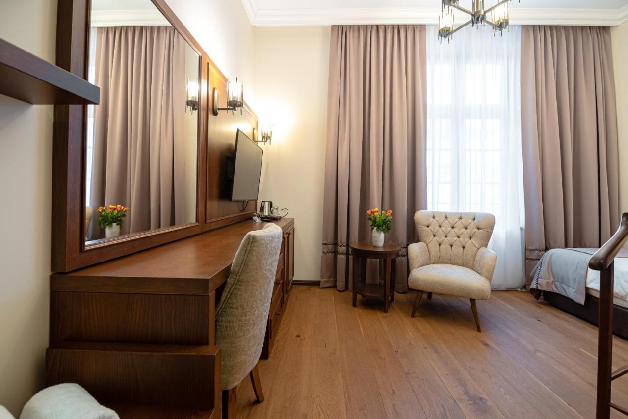 Hotel Michael'S Palace Košice Exteriör bild